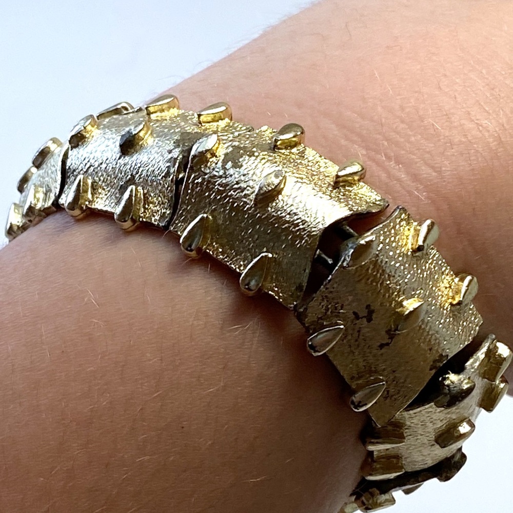 Coro Chevron Bracelet